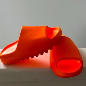 yeezy slides